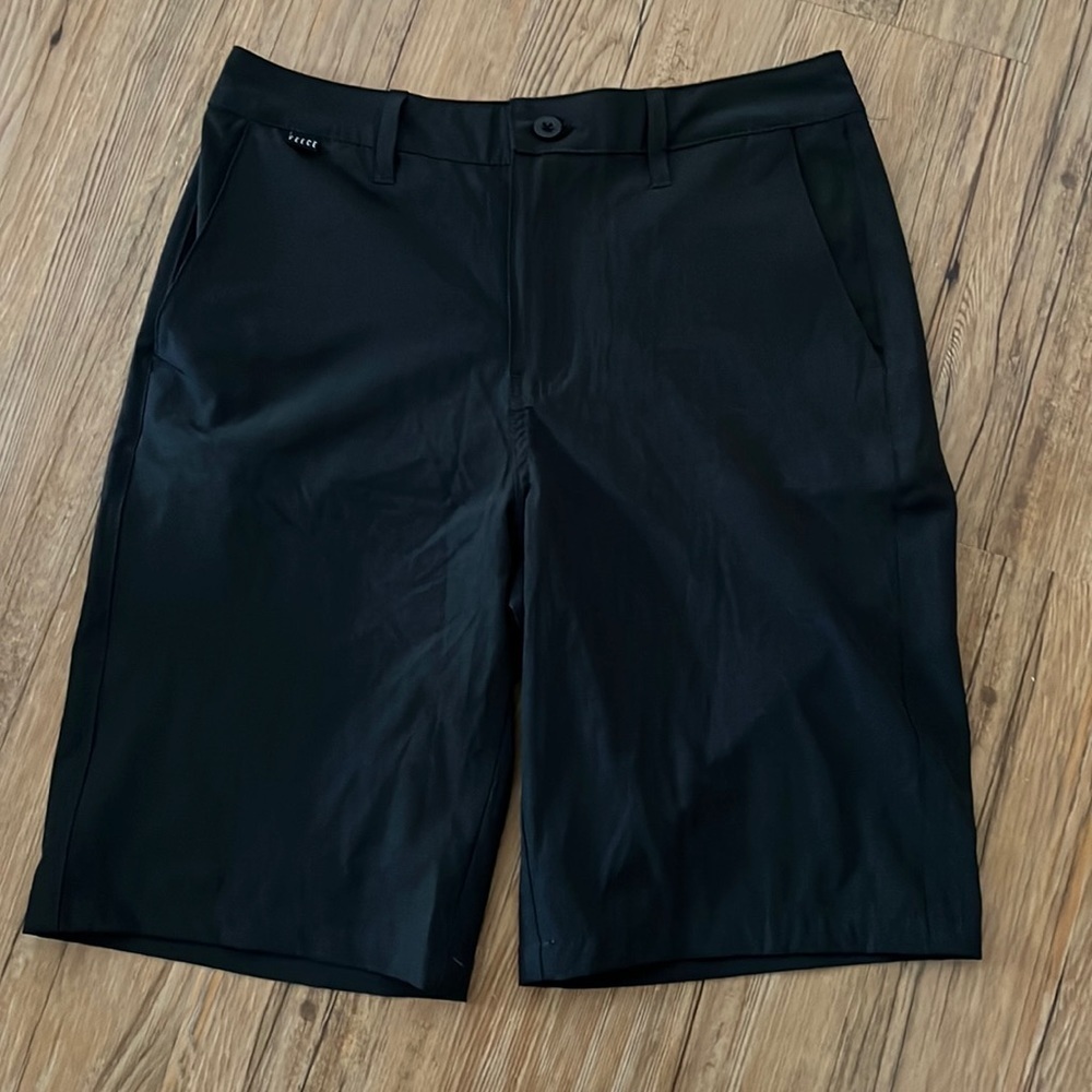 VEECE Shorts